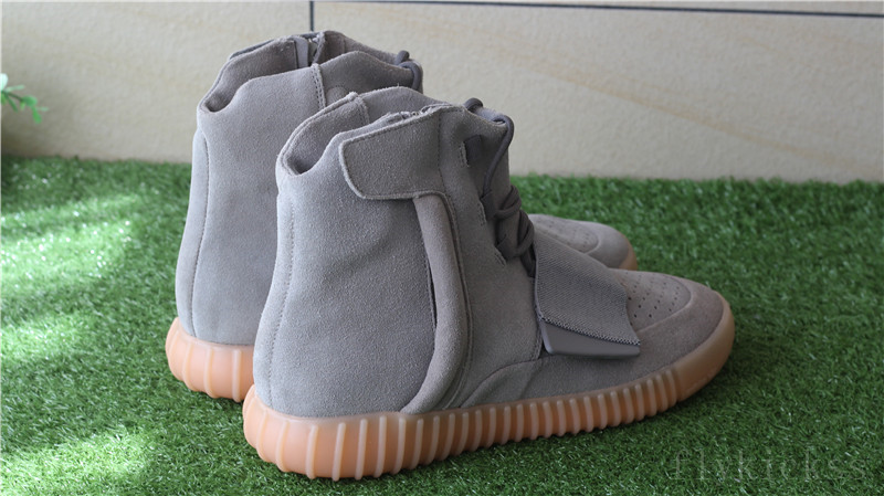 Adidas yeezy boost 750 grey gum glow in the dark